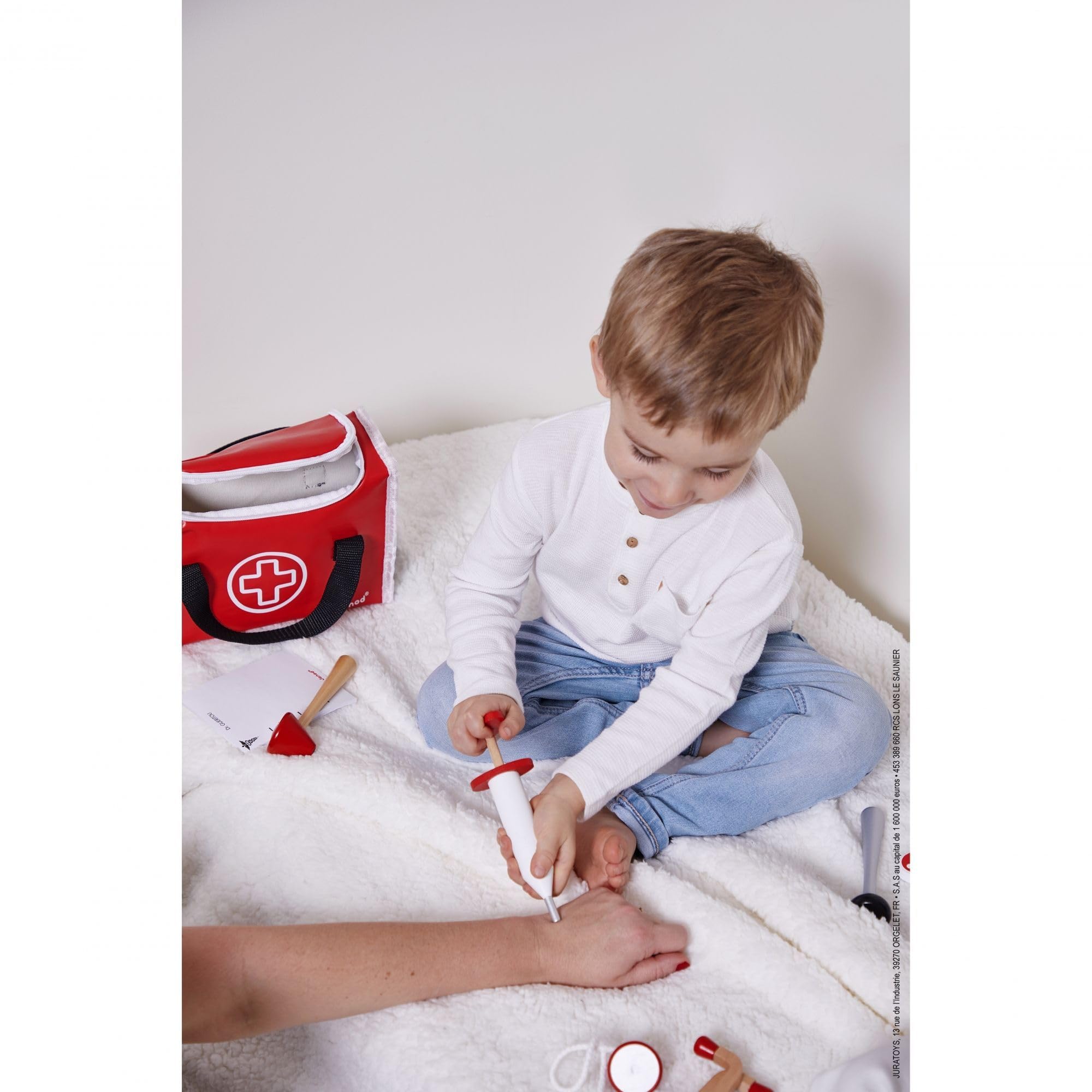 janod-j06513-mallette-de-docteur-enfant-rouge-10-accessoires-bois-massif image 6