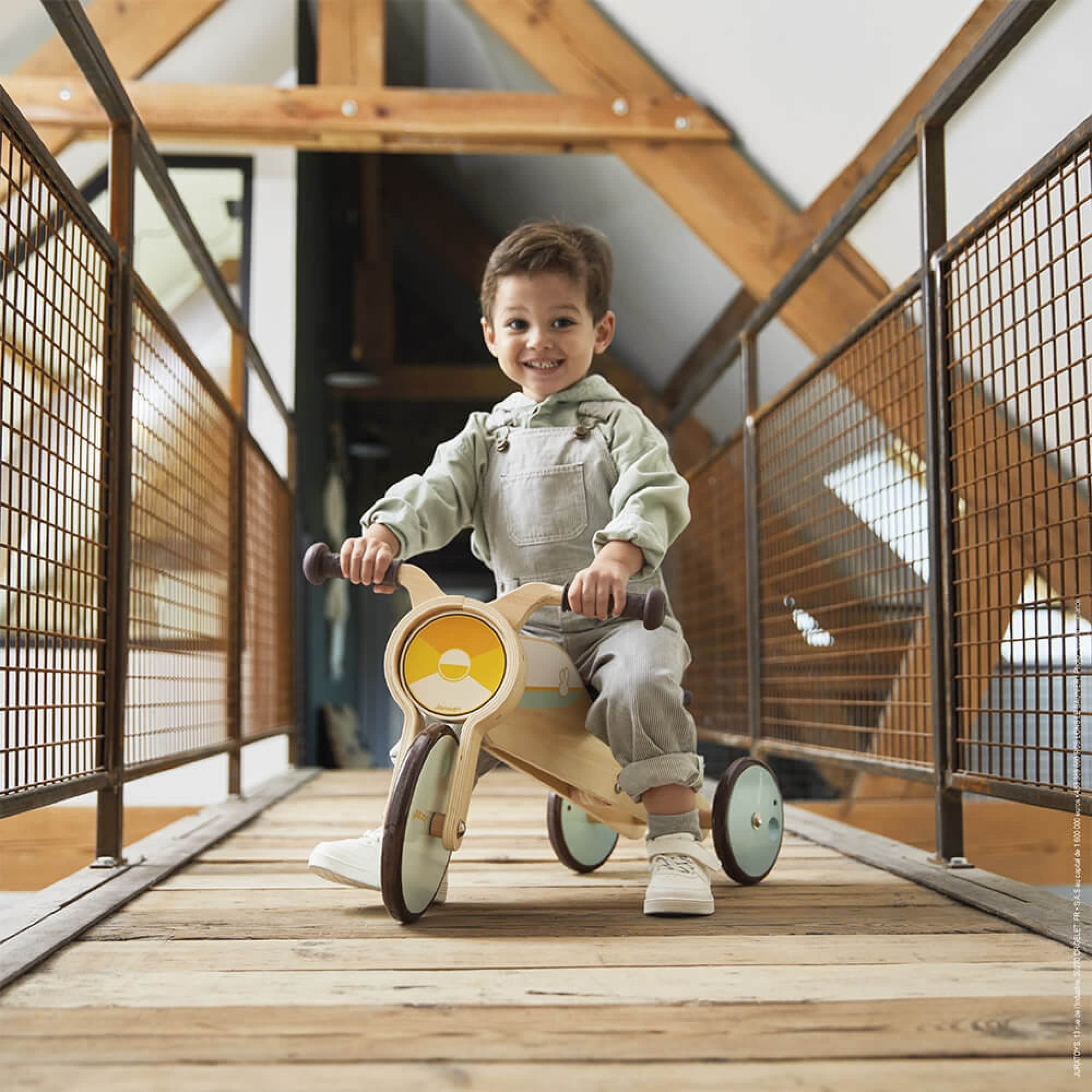 janod-j03284-tricycle-bascule-en-bois-volutif-2-en-1-12-36-mois image 8