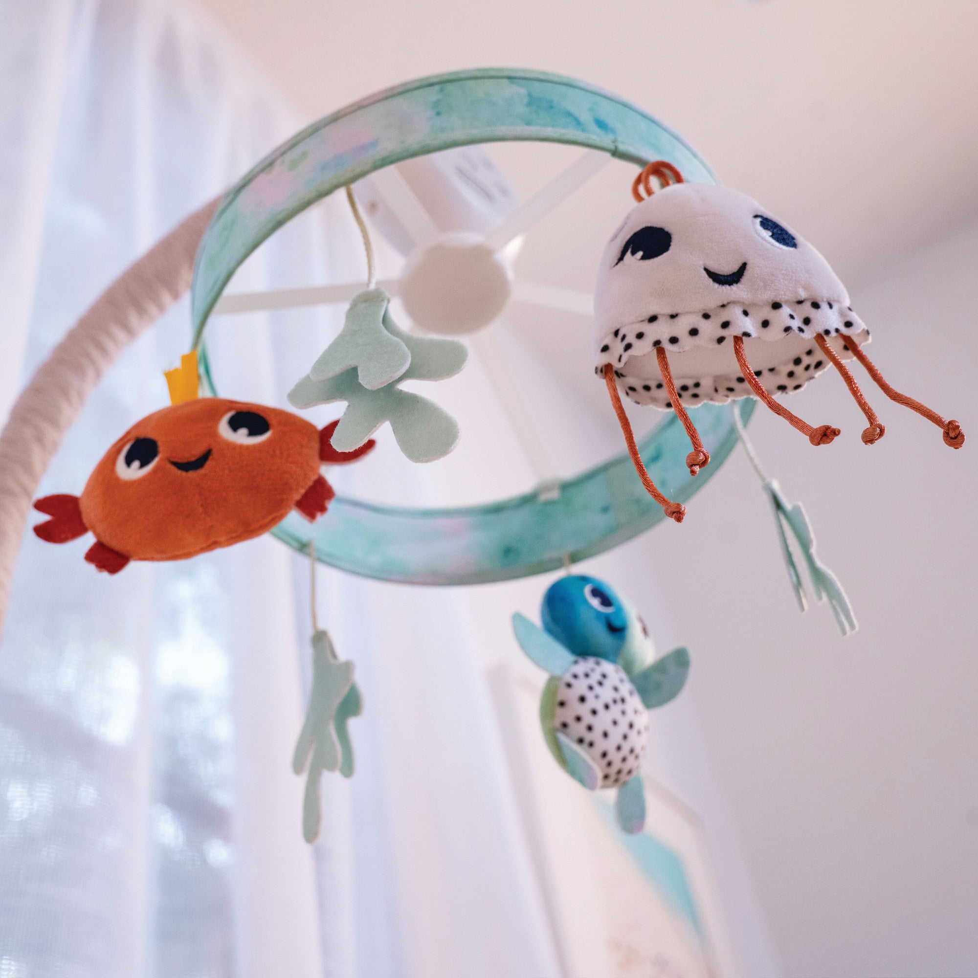 tiny-love-treasure-the-ocean-mobile-musical-de-luxe image 2