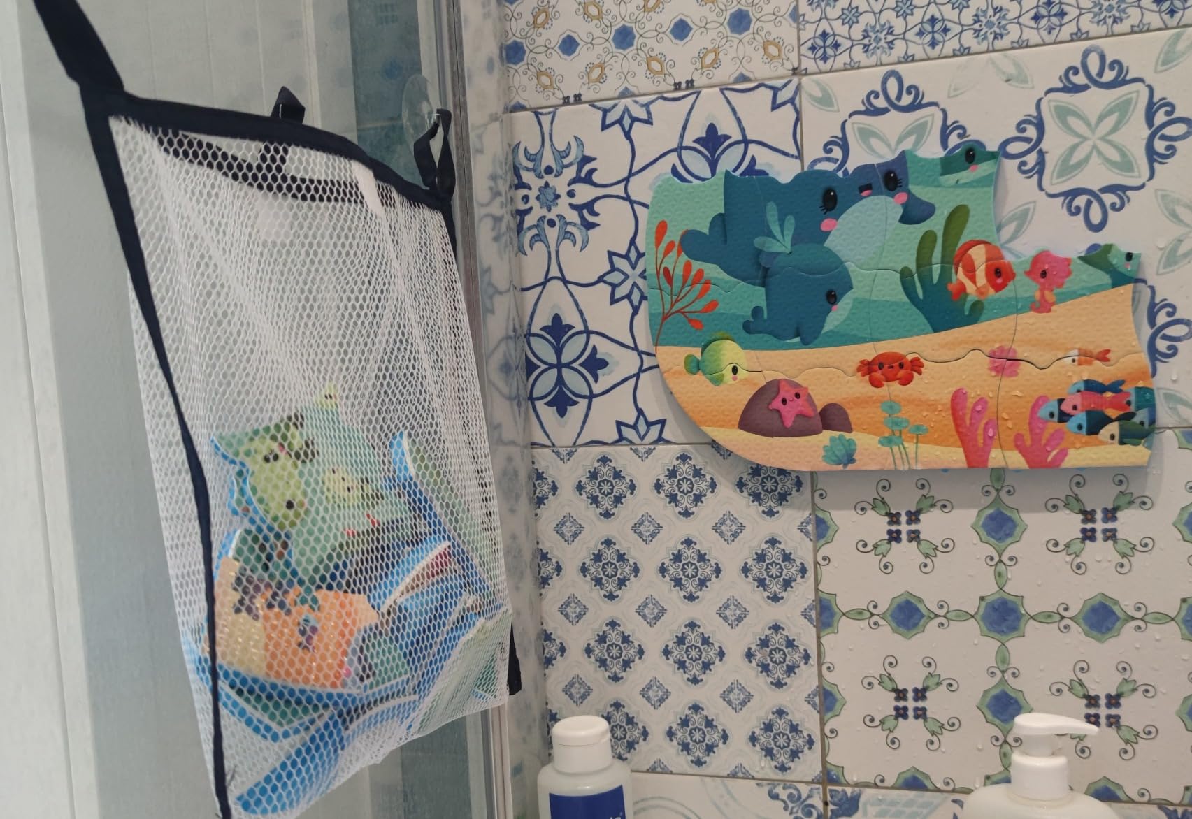 Le bain est devenu un jeu