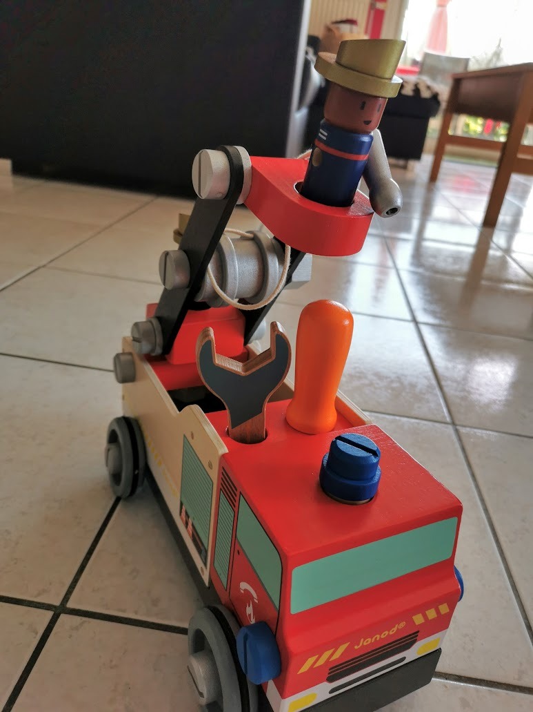 Beau camion à construire