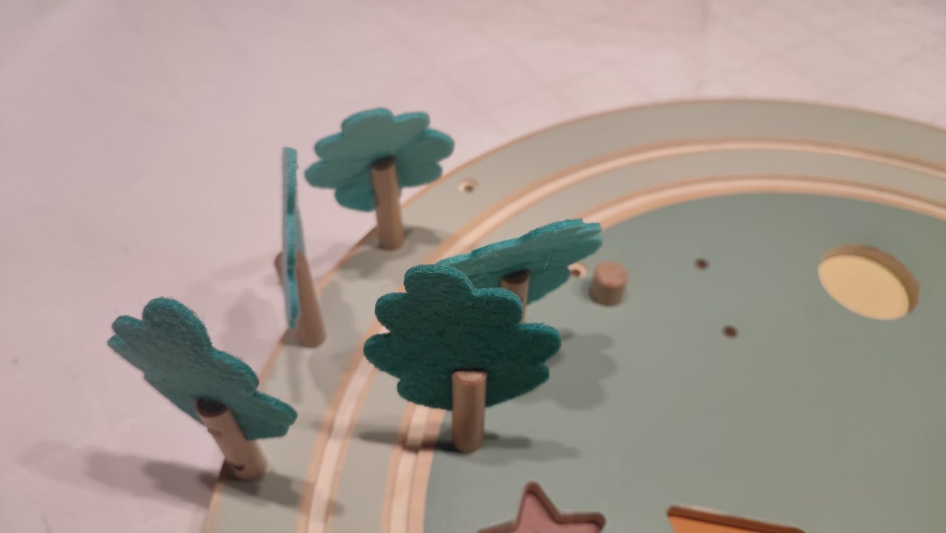 Belle table d'éveil
