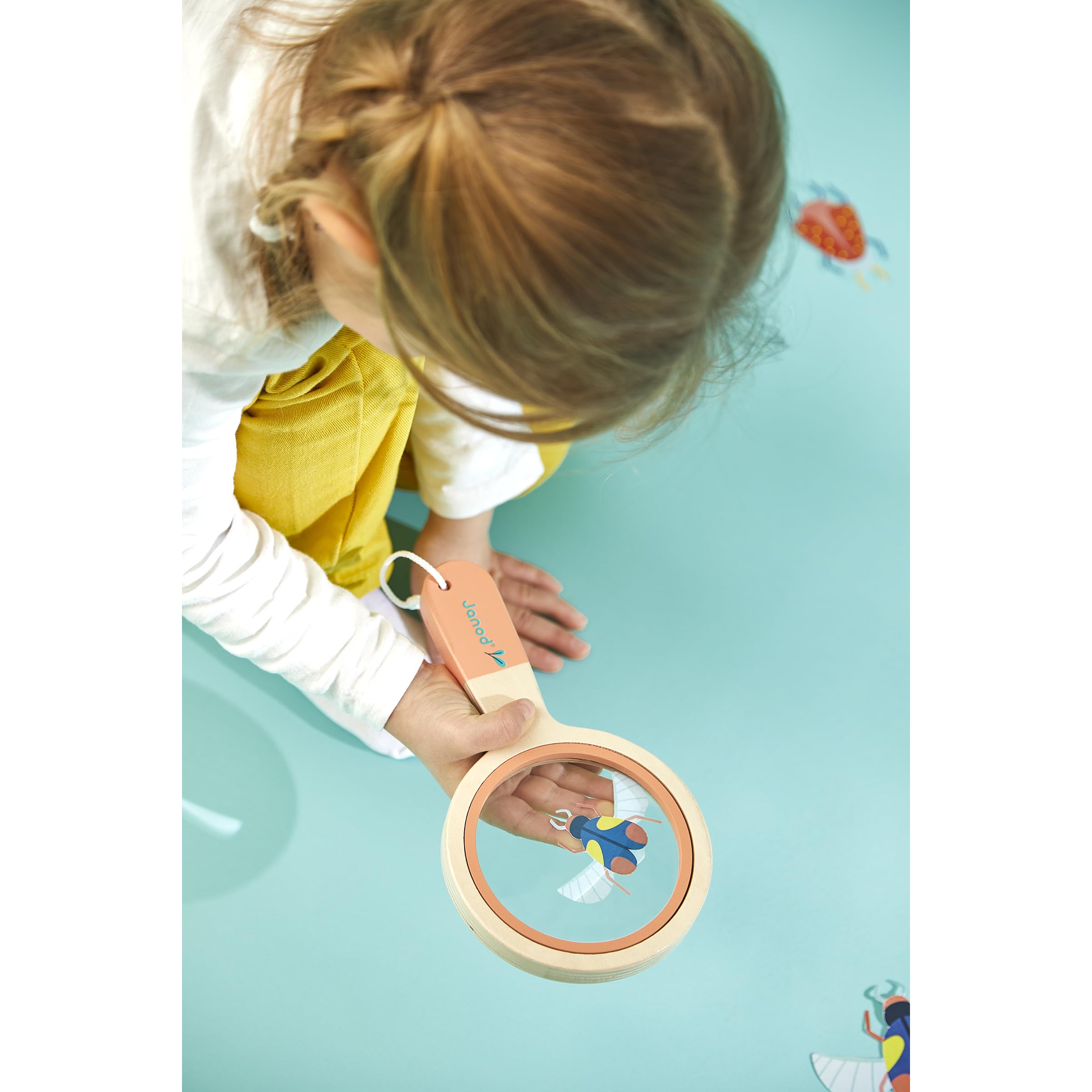 janod-grande-loupe-en-bois-enfant-grossissement-x4 image 5