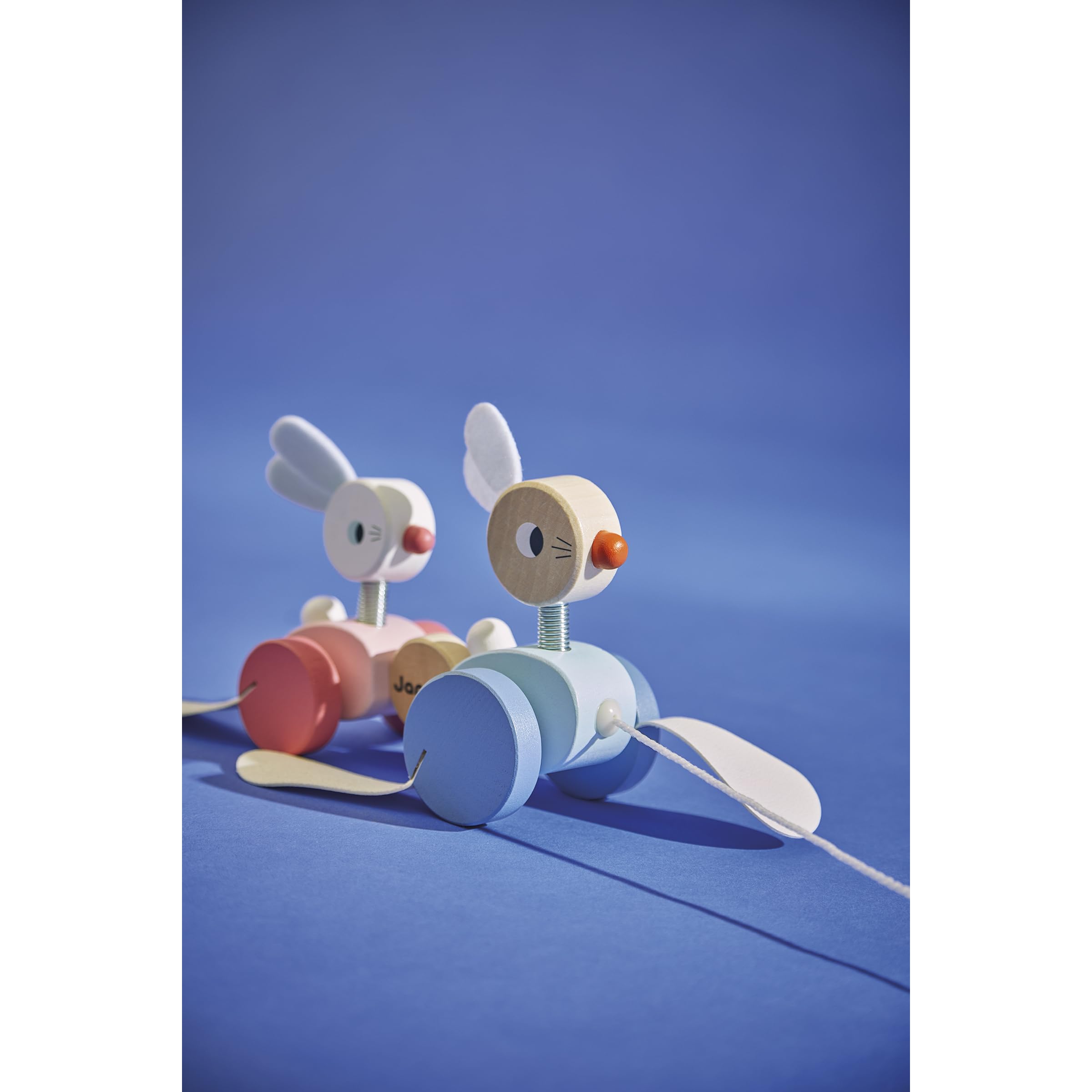 janod-lapins-promener-en-bois-jouet-tirer-ficelle-50-cm-d-s-12-mois image 4