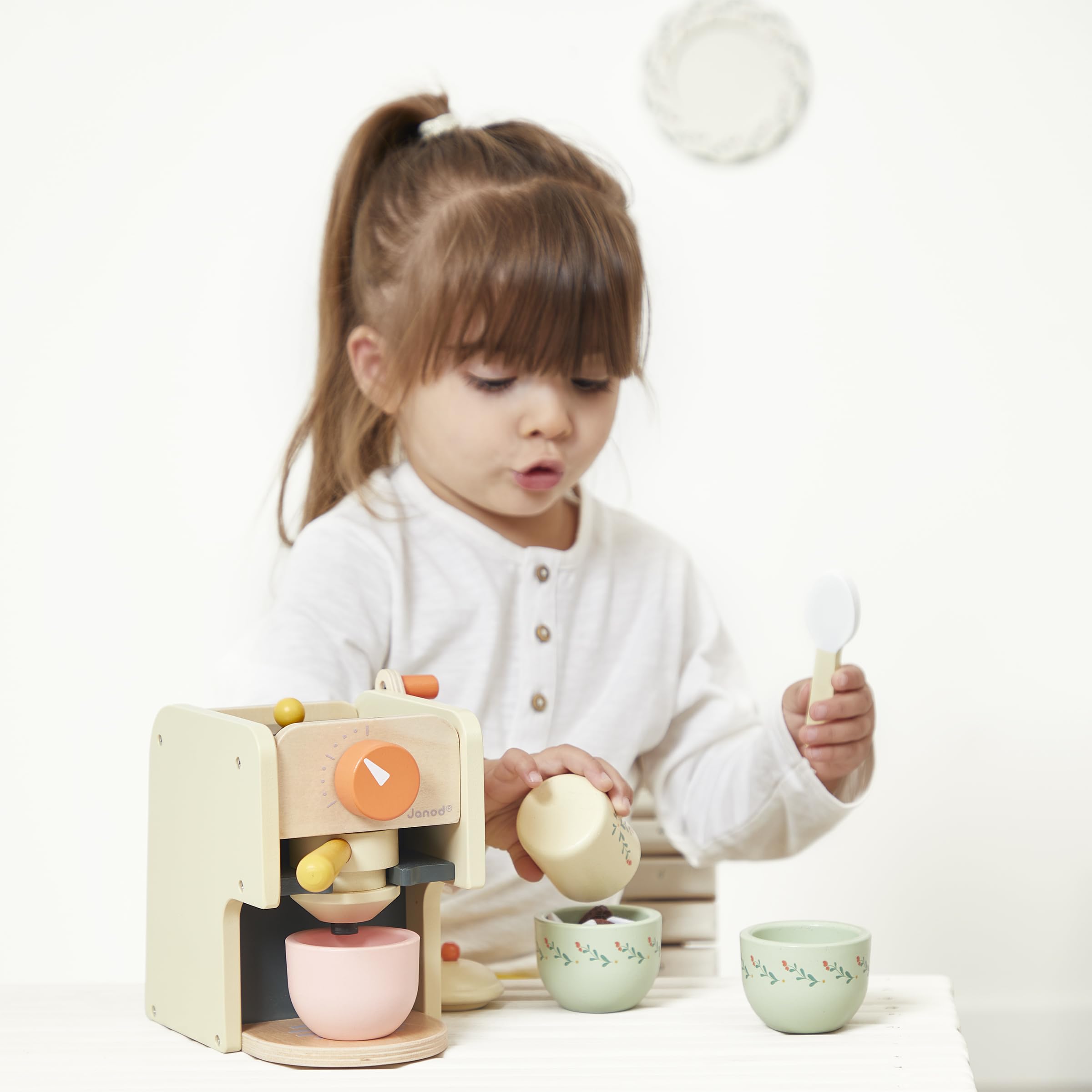 janod-machine-caf-barista-enfant-en-bois-20-accessoires image 5